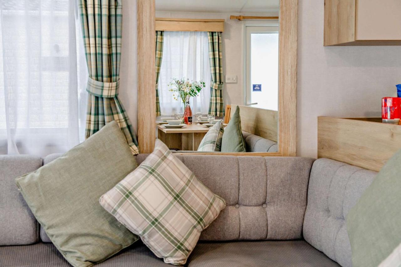 Sea La Vie Lodge, Rockley Park Holiday Park, Poole, Dorset Bagian luar foto