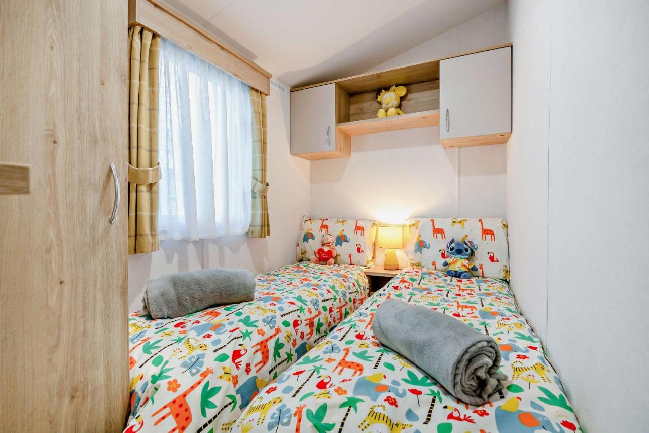 Sea La Vie Lodge, Rockley Park Holiday Park, Poole, Dorset Bagian luar foto