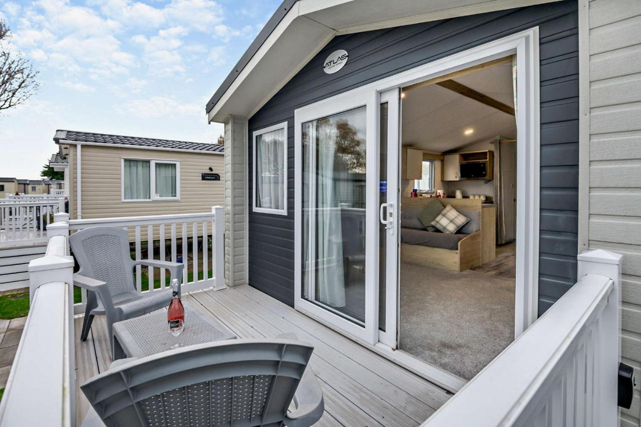Sea La Vie Lodge, Rockley Park Holiday Park, Poole, Dorset Bagian luar foto