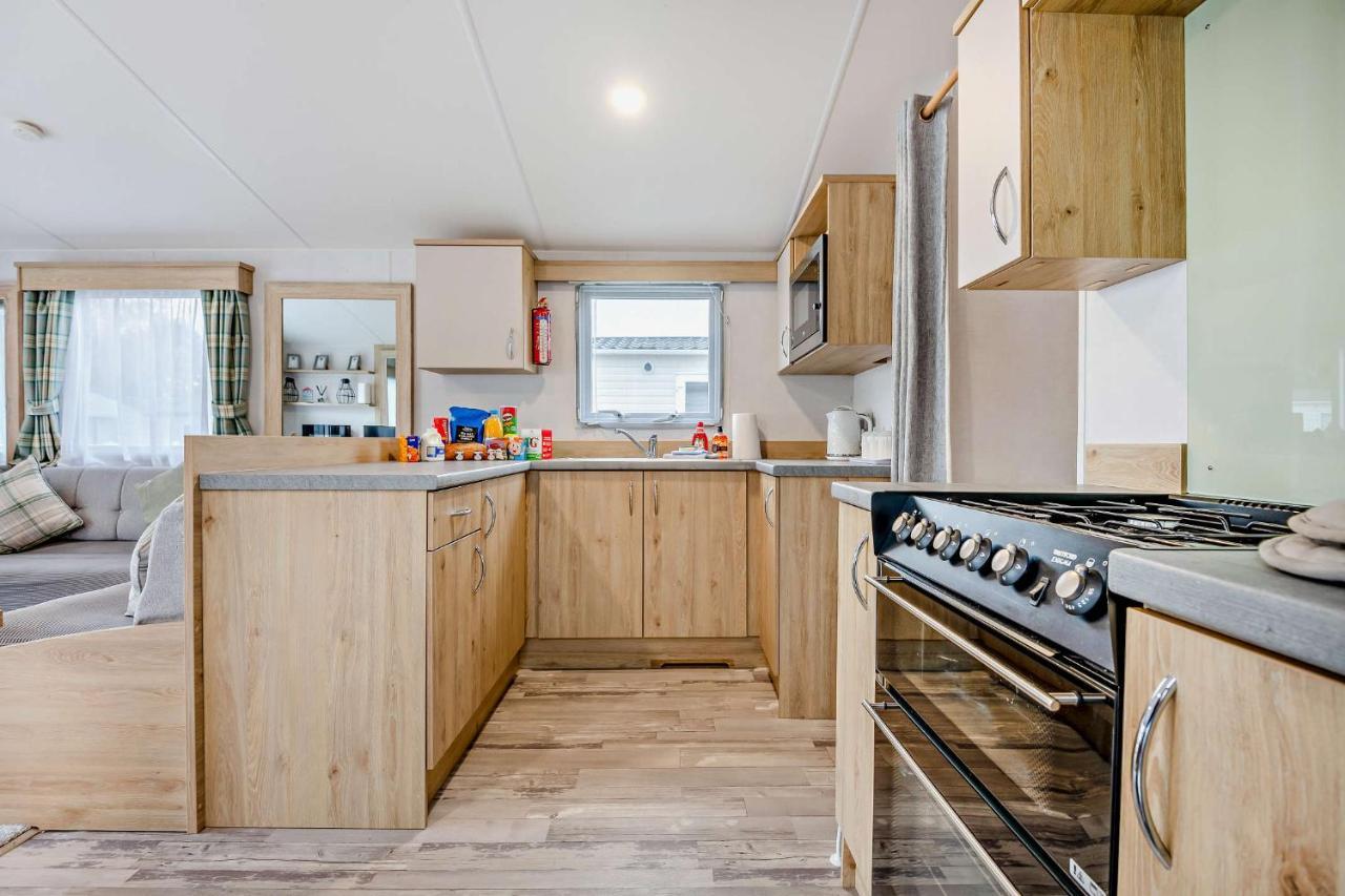 Sea La Vie Lodge, Rockley Park Holiday Park, Poole, Dorset Bagian luar foto
