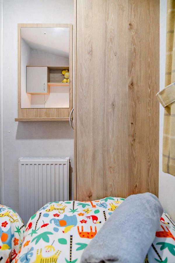 Sea La Vie Lodge, Rockley Park Holiday Park, Poole, Dorset Bagian luar foto