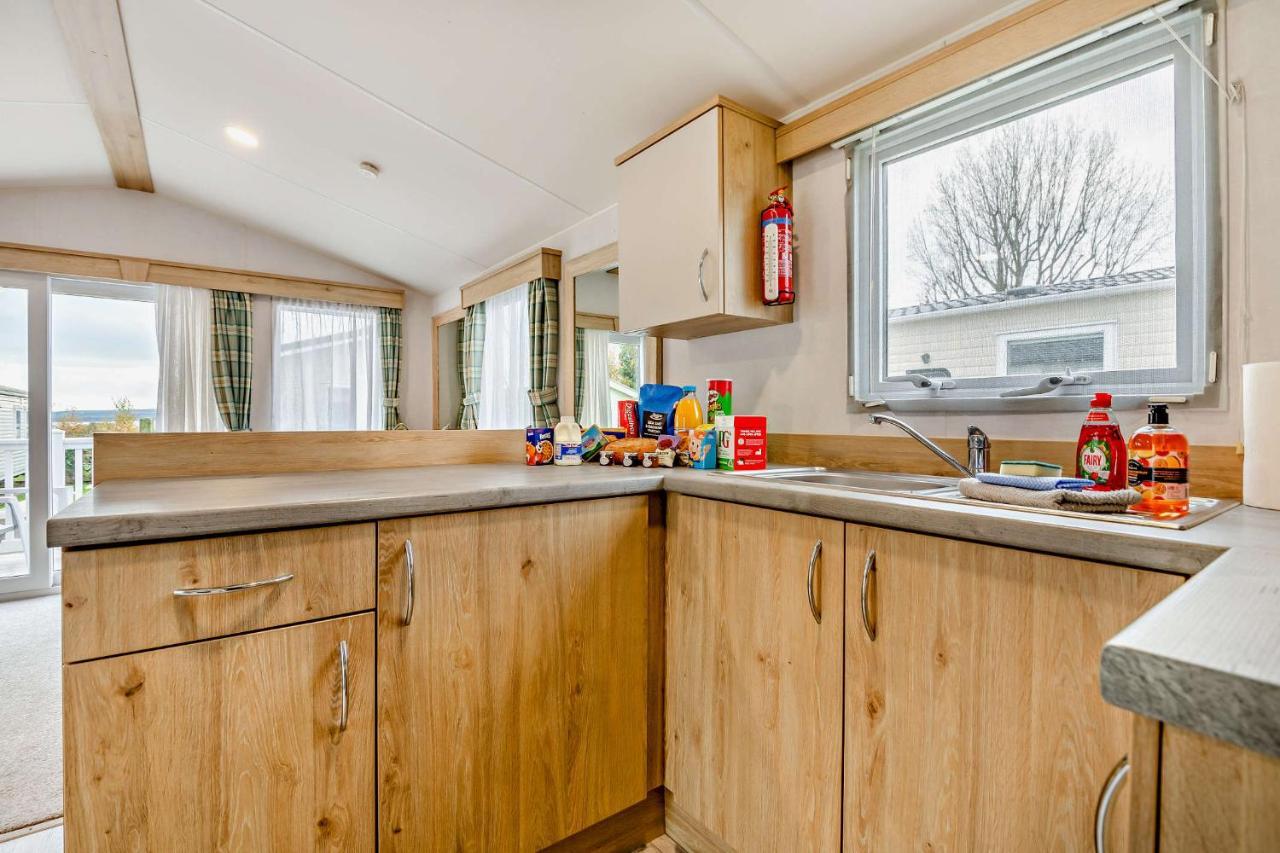Sea La Vie Lodge, Rockley Park Holiday Park, Poole, Dorset Bagian luar foto