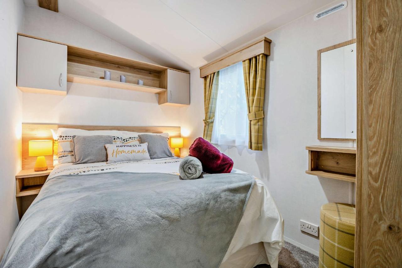 Sea La Vie Lodge, Rockley Park Holiday Park, Poole, Dorset Bagian luar foto