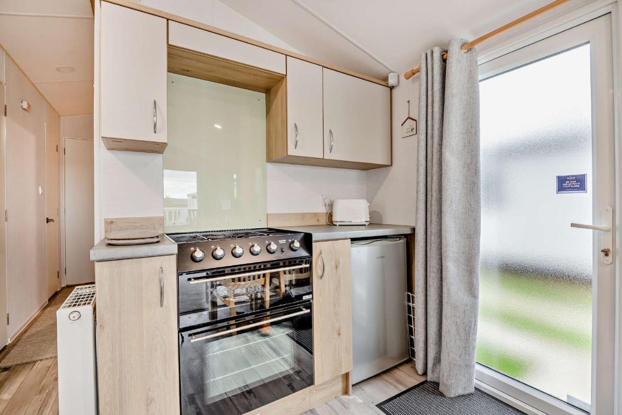 Sea La Vie Lodge, Rockley Park Holiday Park, Poole, Dorset Bagian luar foto